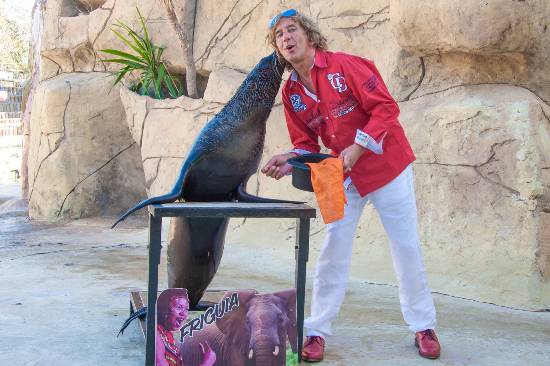 Tunesien Frigula Küsschen für Tony Rei von Sandy nach dem Auftritt